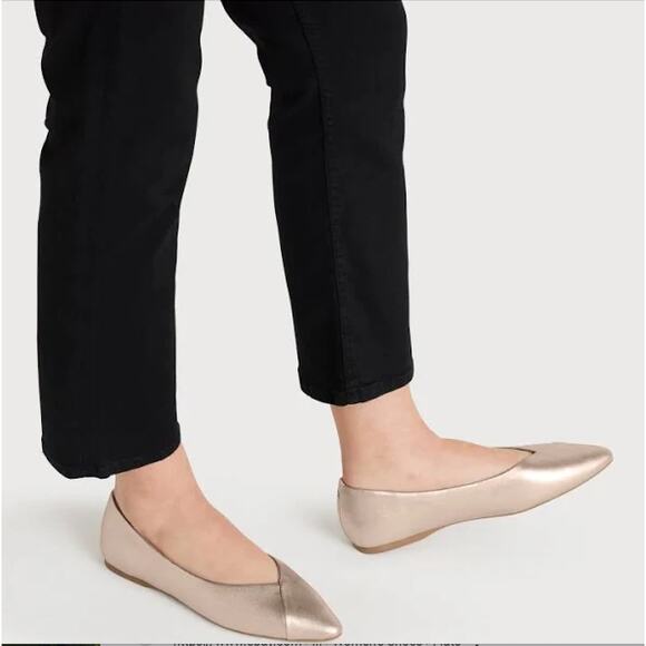 NWT Women's Birdies The Goldfinch Metallic Gold Pointed Toe Flats size 9 Glam - Picture 6 of 6